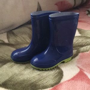 Kids rain boots ☔️
